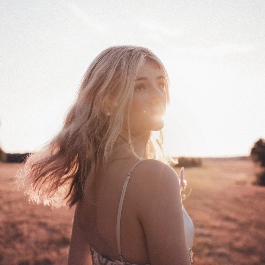 Ava Valianti – “Running on Empty”