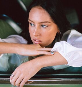 Olivia Cox – “Made Friends” (Single)